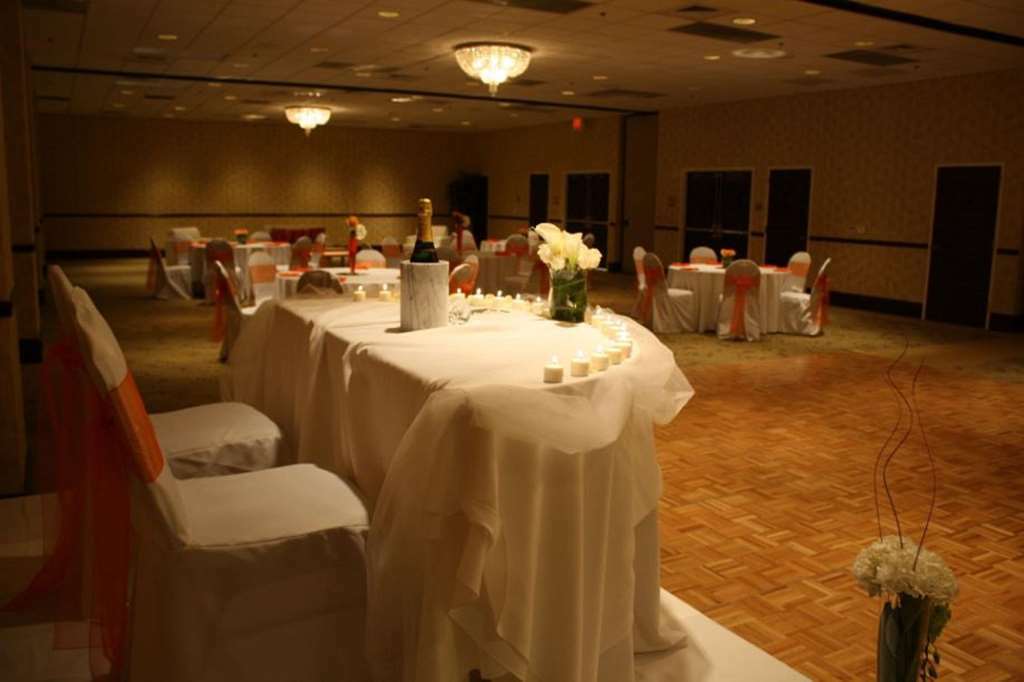 Embassy Suites Dallas - Park Central Area Kemudahan gambar